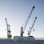 pabellones prefabricados en FRC de transitarios para el puerto de Motril | Premis FAD  | Arquitectura