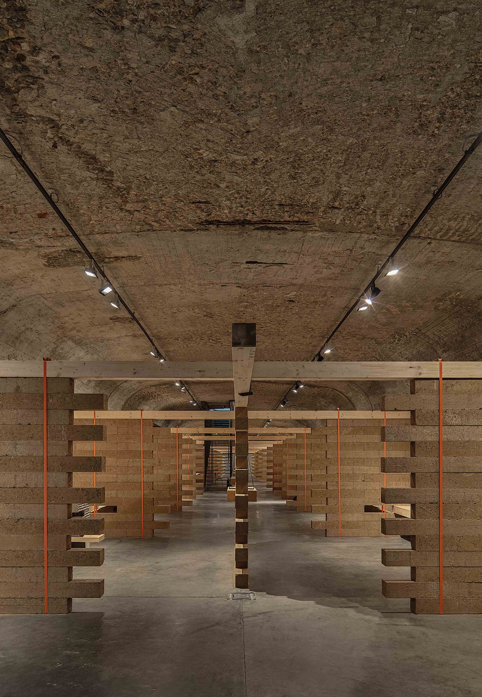 COMISARIADO Y EXPOSICIÓN “ARQUITECTURA ES COOPERACIÓN”