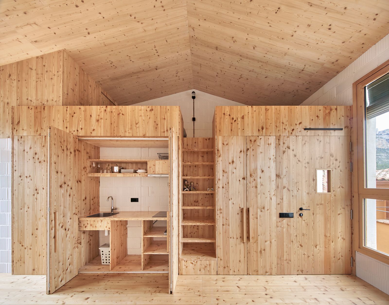 Ca la Closa, una casa amb dos refugis al Priorat, La Morera de Montsant