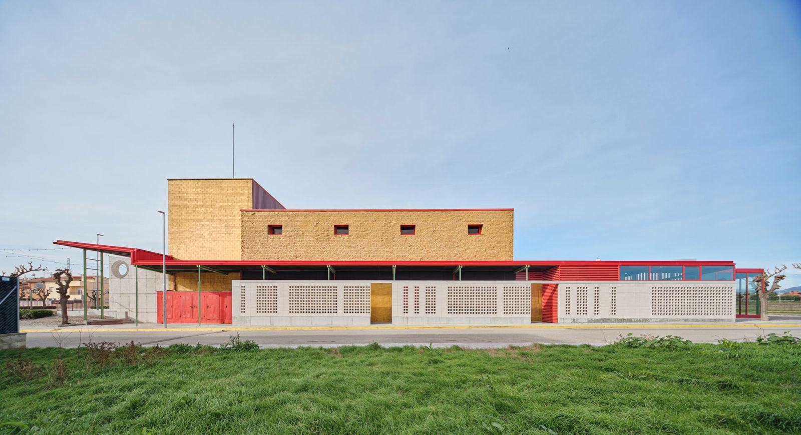 Rehabilitació i ampliació del Centre Cultural i Lúdic de Les Cabanyes