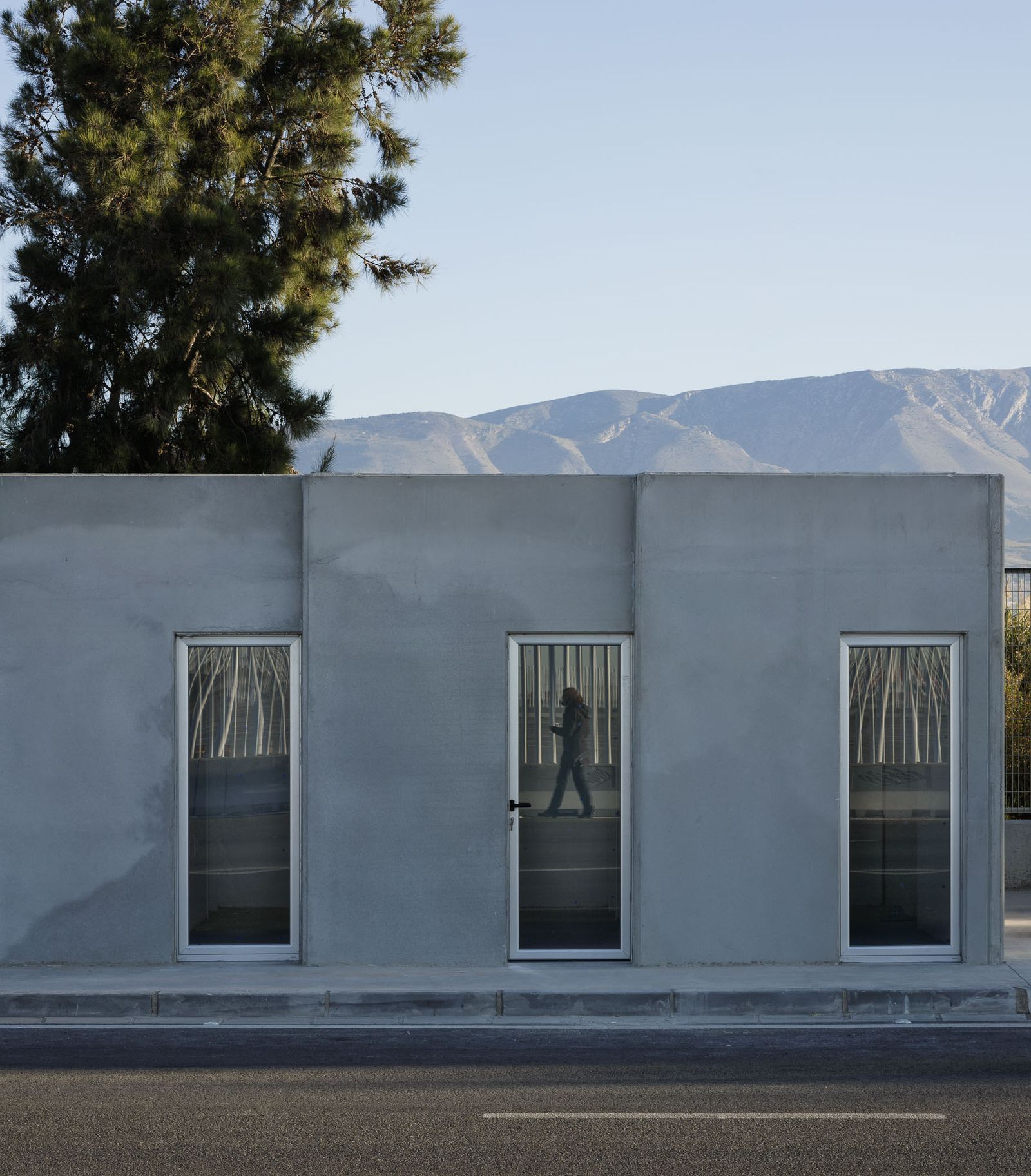 pabellones prefabricados en FRC de transitarios para el puerto de Motril