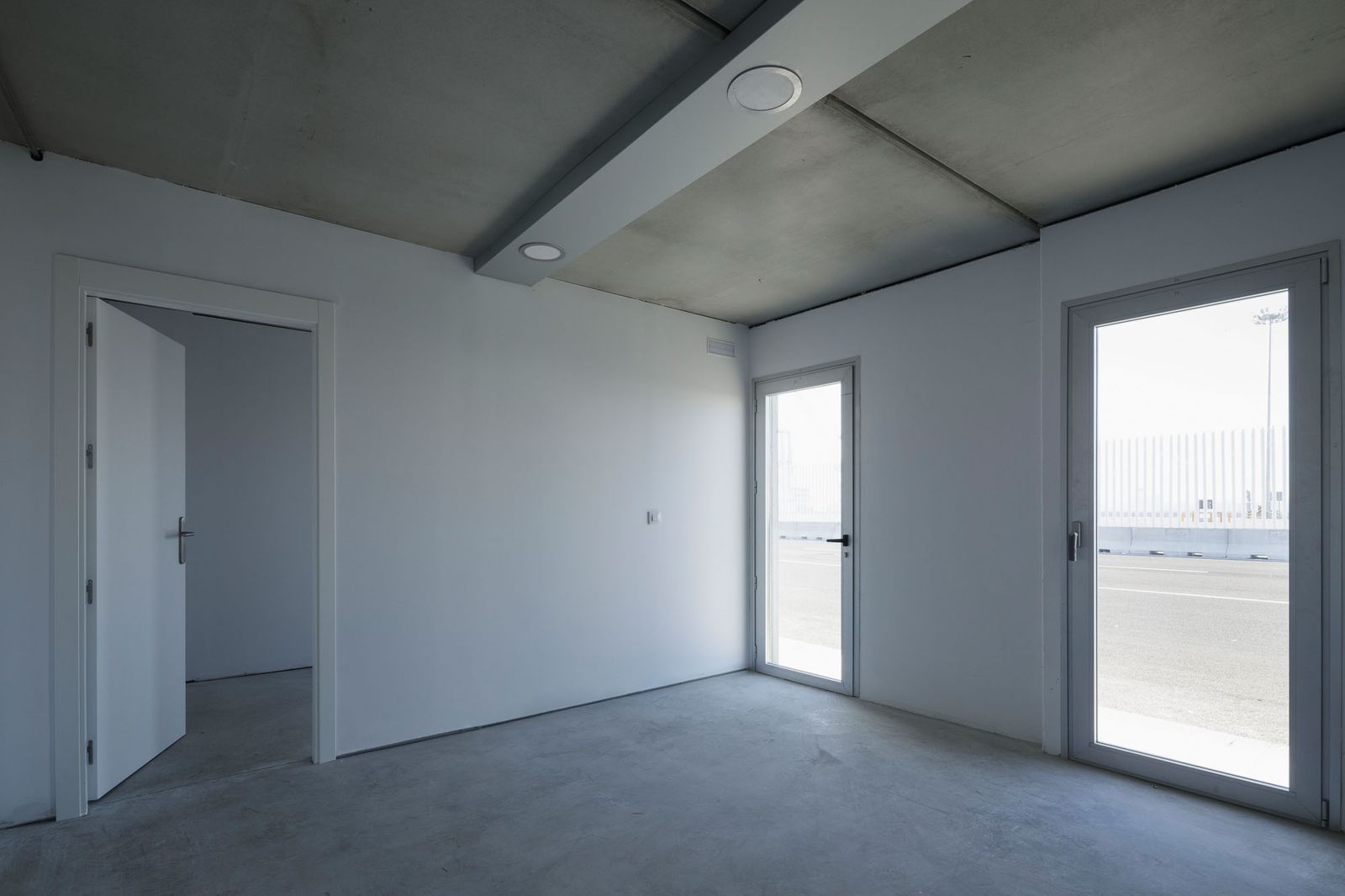 pabellones prefabricados en FRC de transitarios para el puerto de Motril