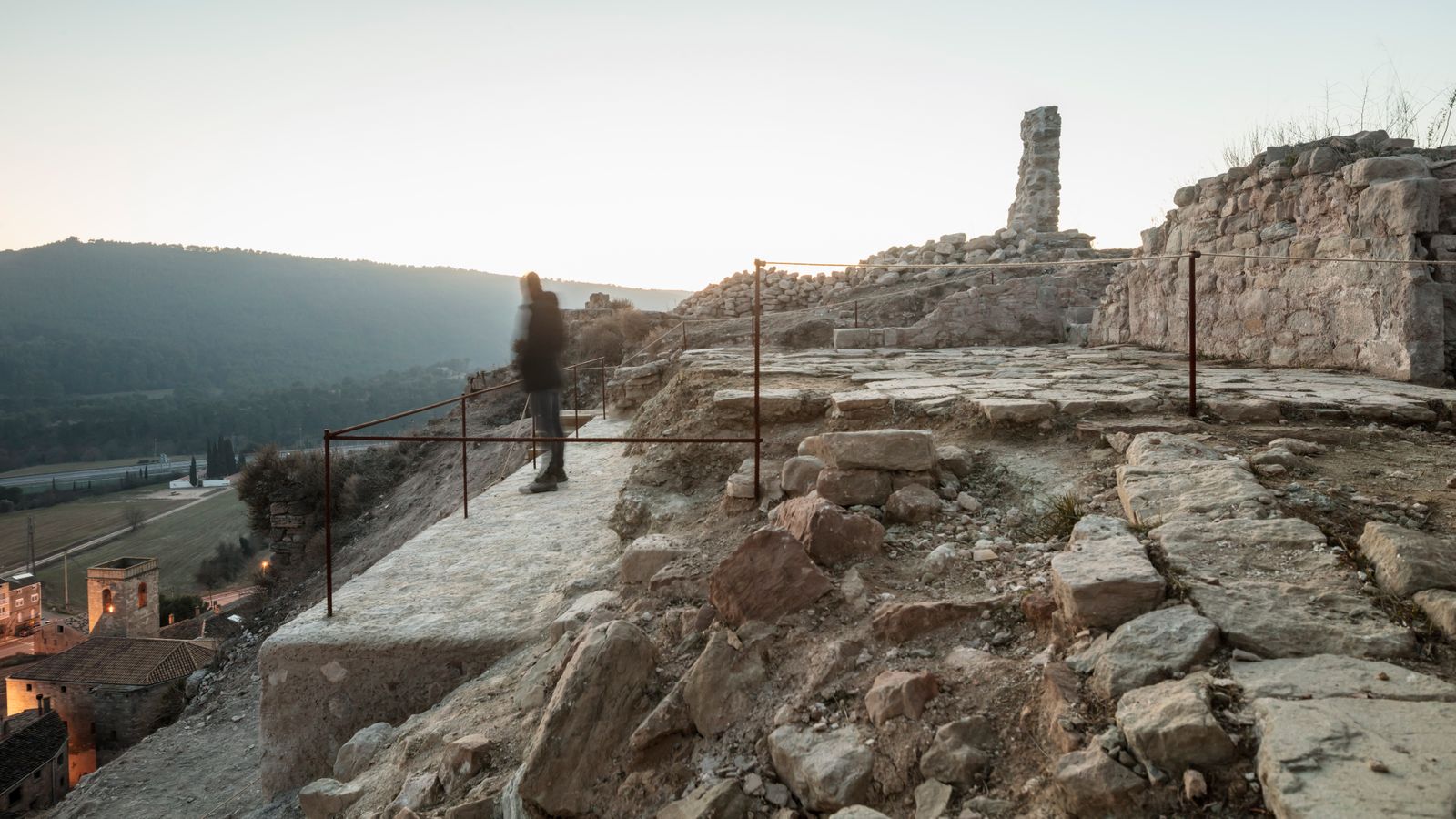 Adeqüació paisatgística del recinte emmurallat i la capella del Castell de Jorba