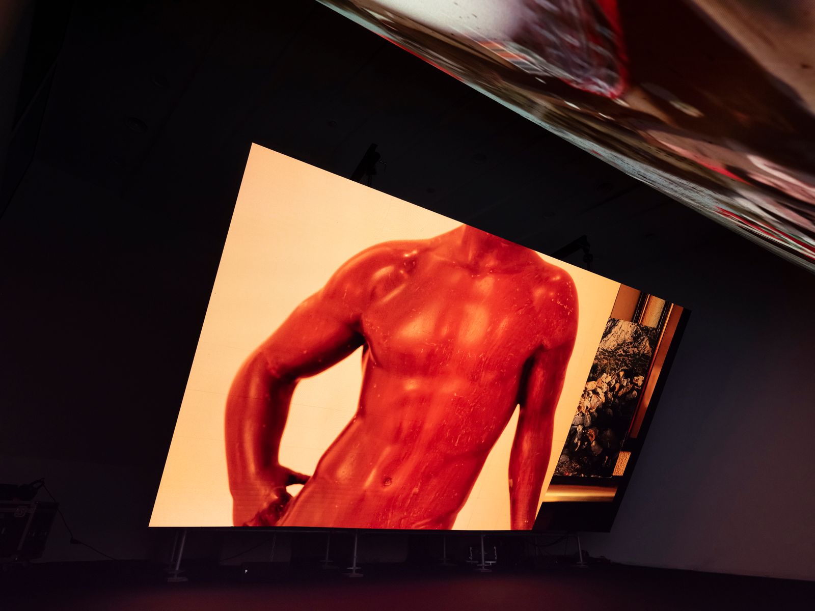 SER NINGÚ / BEING NO ONE