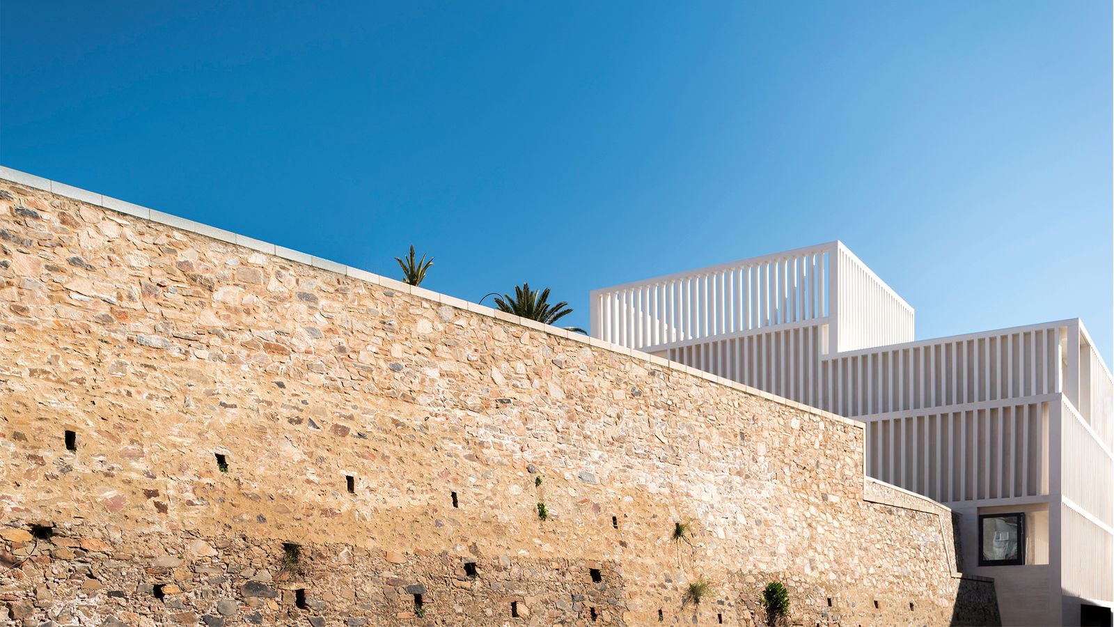 MUSEO DE ARTE CONTEMPORÁNEO HELGA DE ALVEAR