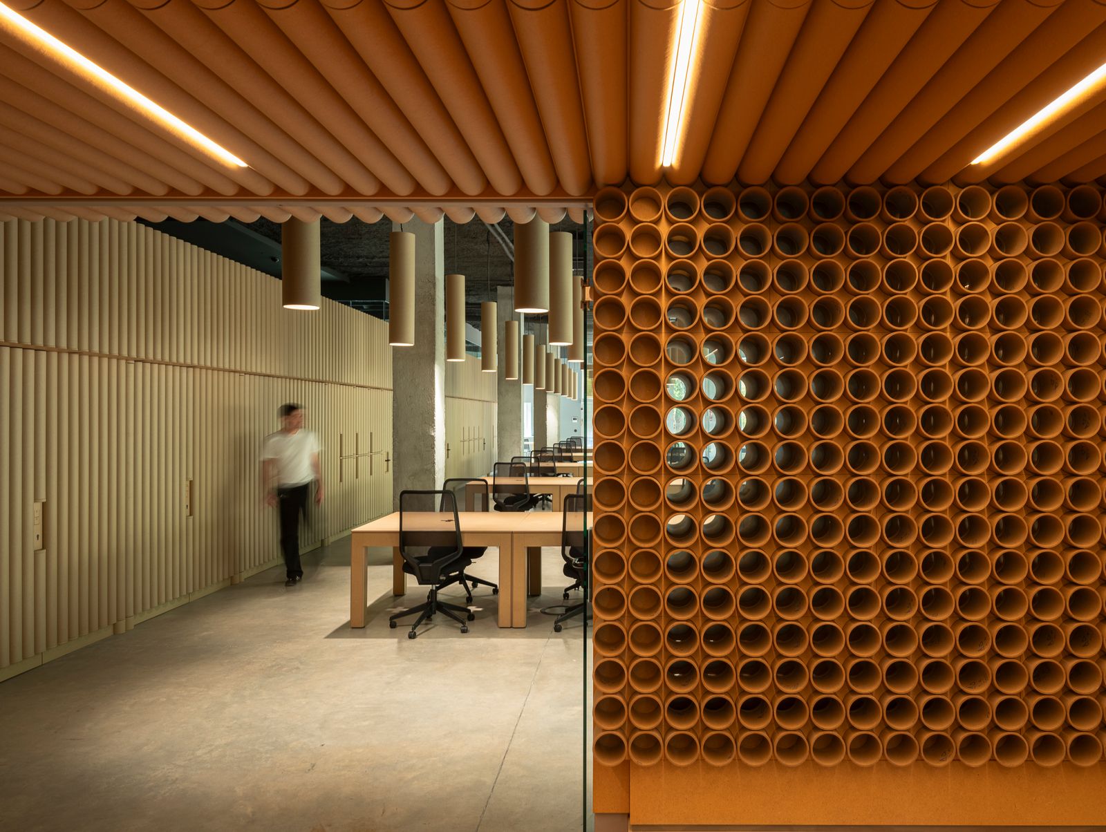 LA OFICINA DE CARTÓN: CRUZ ROJA EN LA CALLE