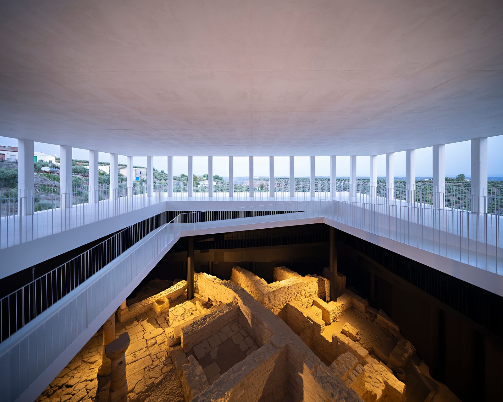 Cuando el espacio lo construye la ruina y el tiempo. Restauración y puesta en valor de la Cisterna romana de "La Calderona" de Porcuna (Jaén)