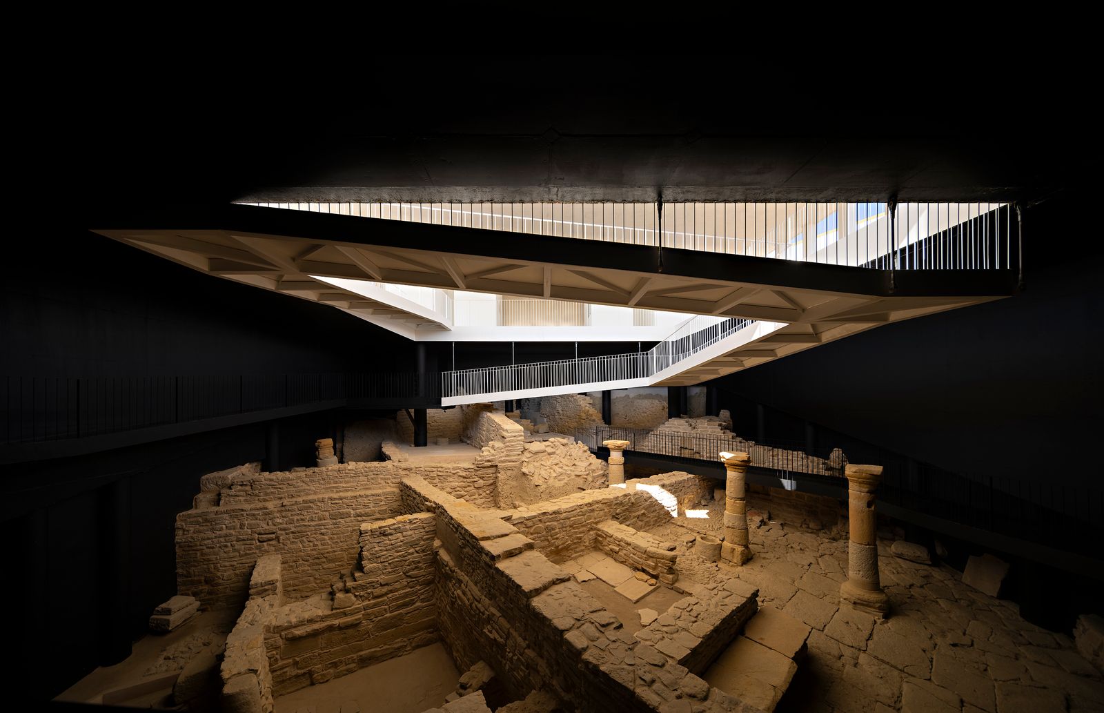 Cuando el espacio lo construye la ruina y el tiempo. Restauración y puesta en valor de la Cisterna romana de "La Calderona" de Porcuna (Jaén)