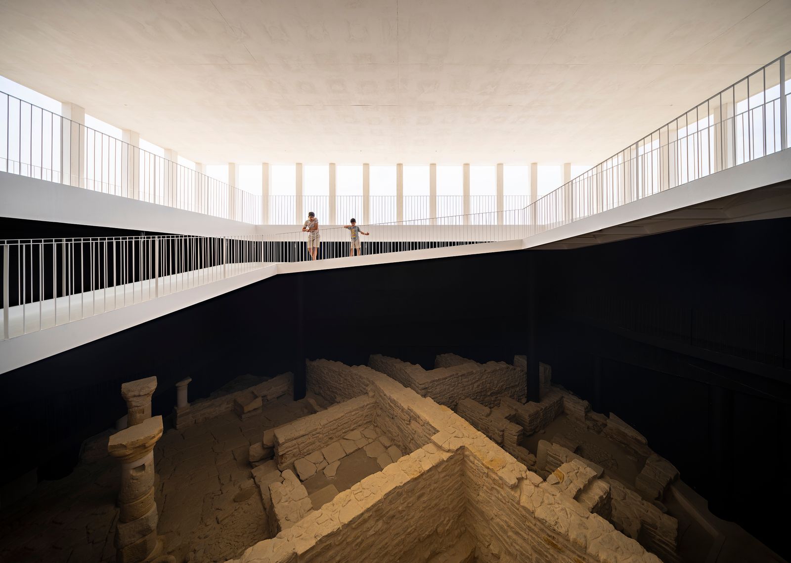 Cuando el espacio lo construye la ruina y el tiempo. Restauración y puesta en valor de la Cisterna romana de "La Calderona" de Porcuna (Jaén)