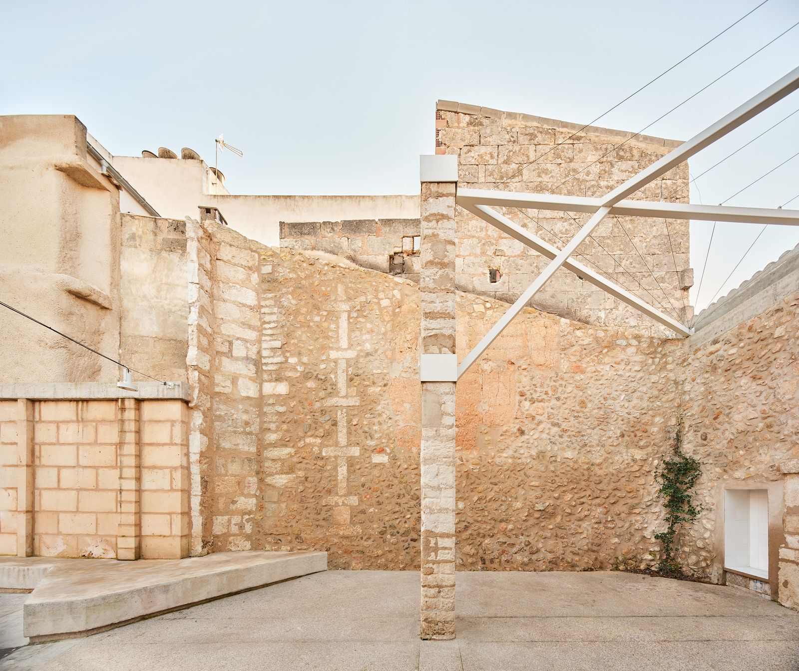 PATI INTERIOR PÚBLIC