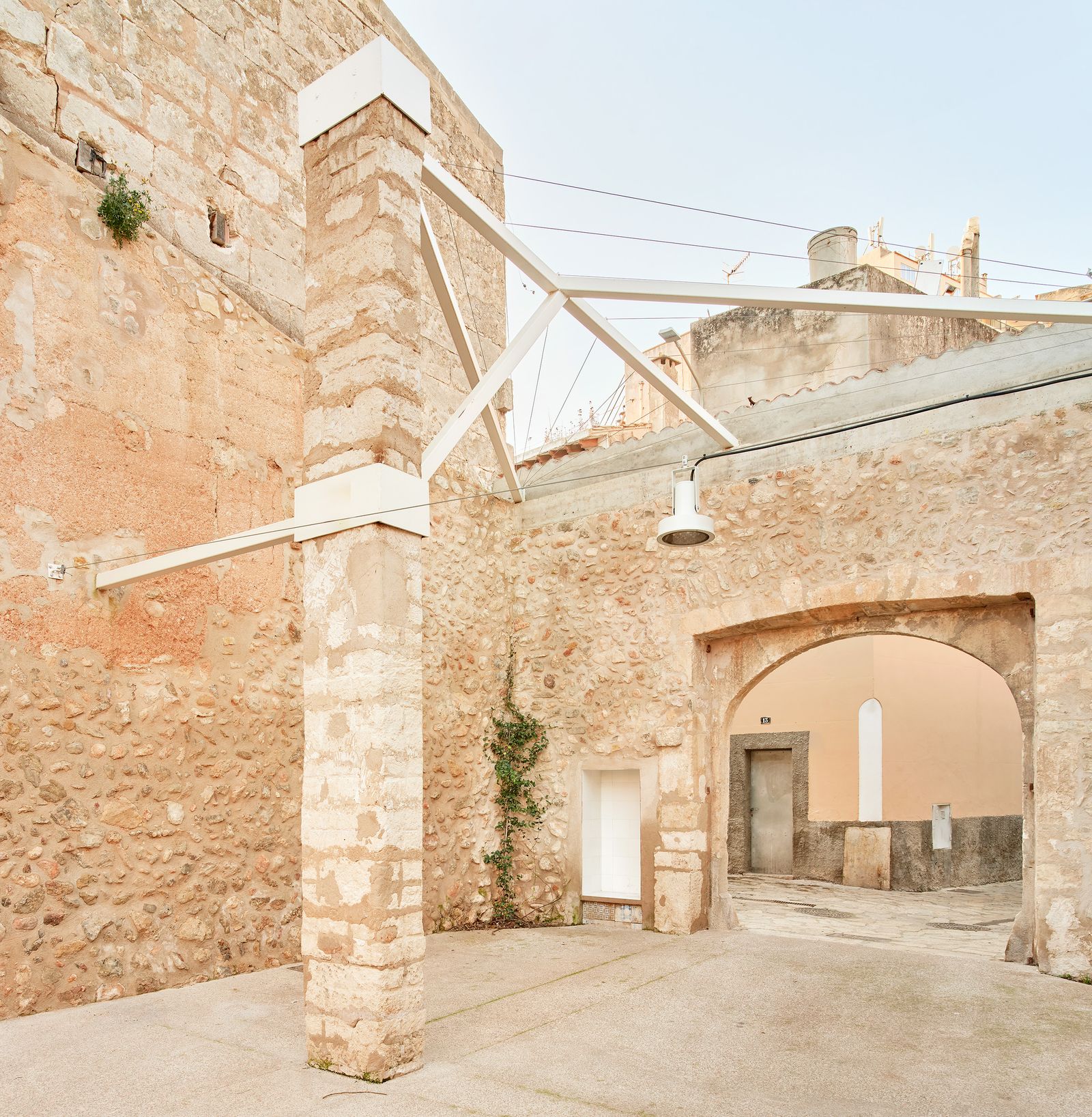 PATI INTERIOR PÚBLIC