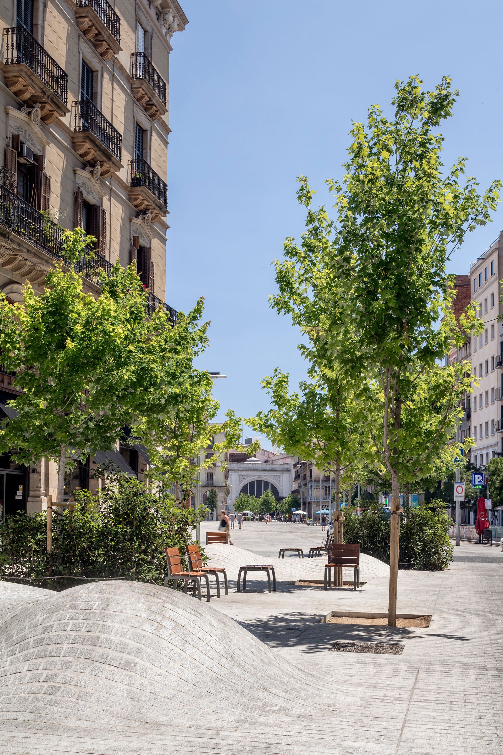 Entorns Mercat del Born. Carrer Comerç (entre Estació de França i Princesa)