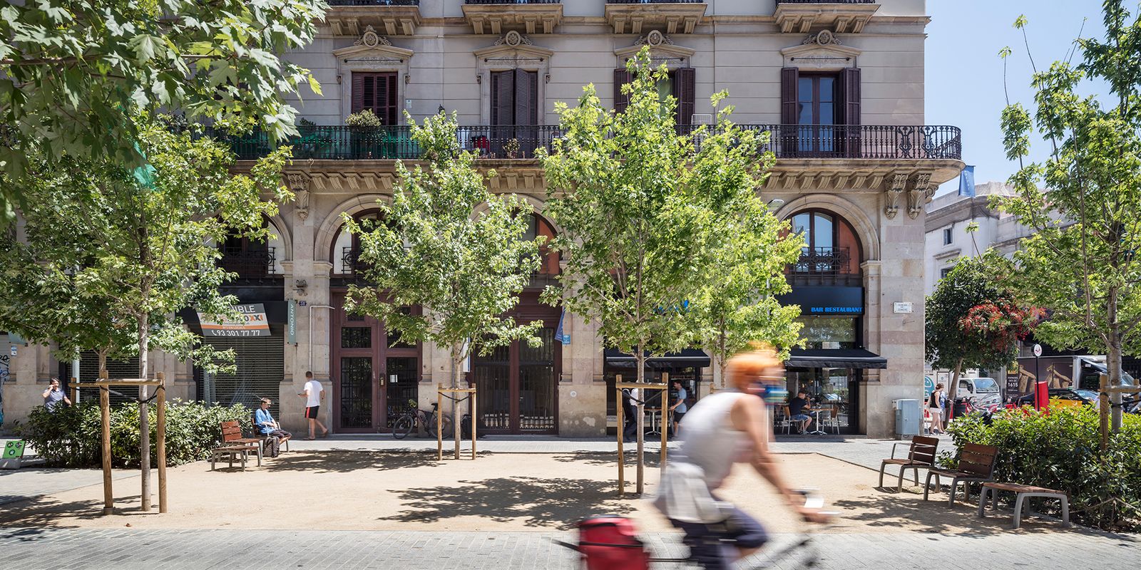 Entorns Mercat del Born. Carrer Comerç (entre Estació de França i Princesa)