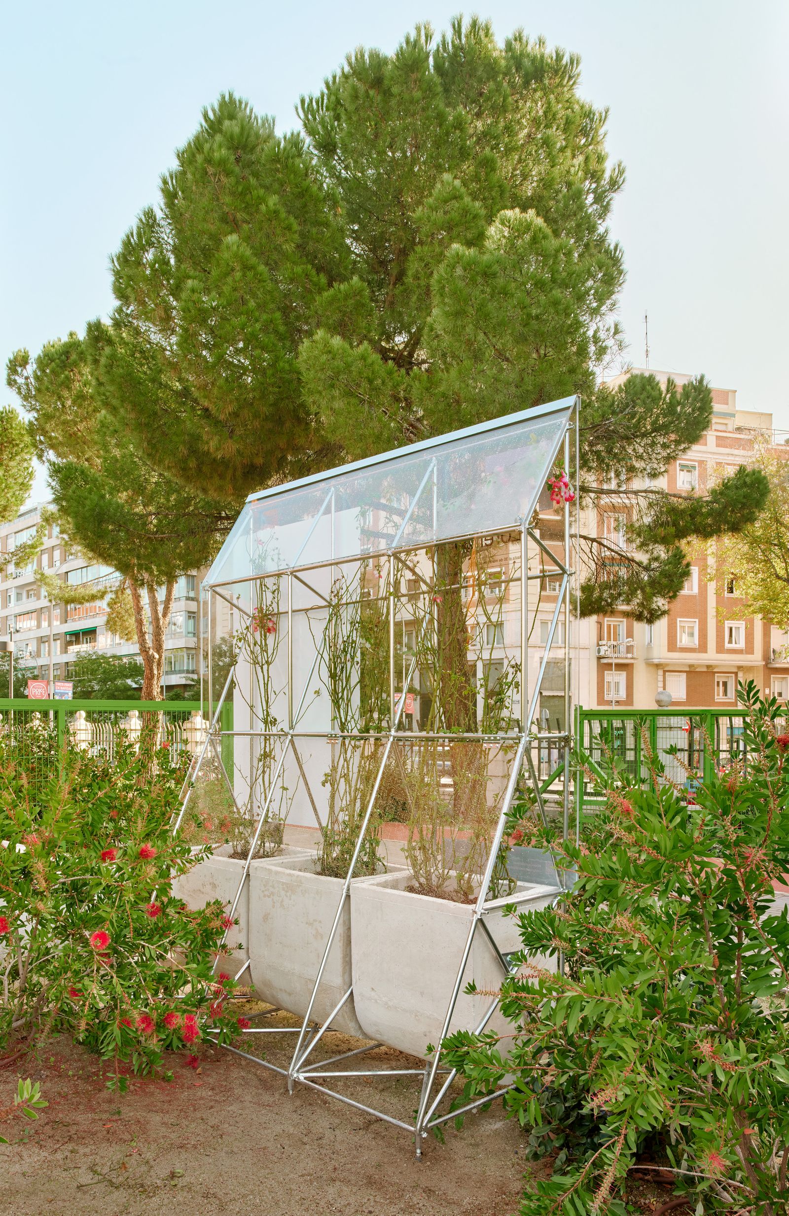 Invernáculo. Nuevo sistema de publicidad urbana para la ciudad de Madrid