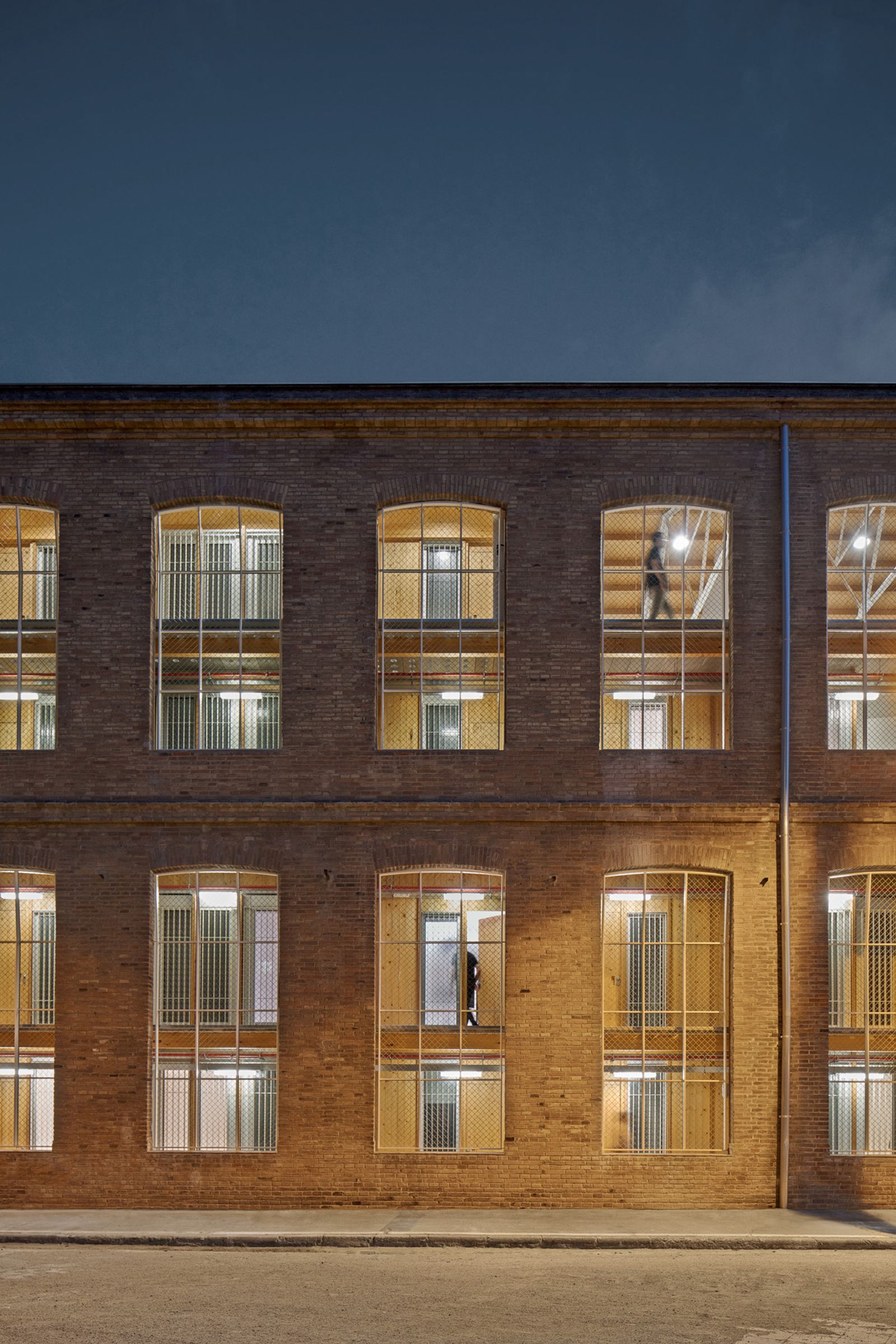 Fabra & Coats & habitatge social i castellers