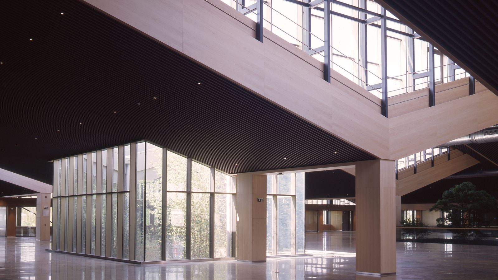 Rehabilitación de antigua nave de grano para Nueva Sede Corporación Hijos de Rivera