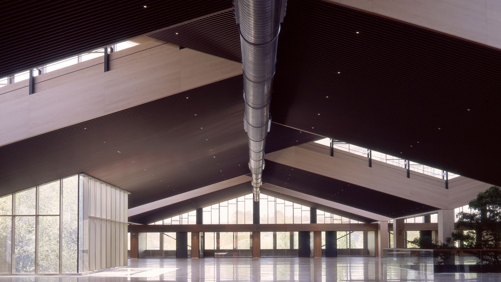 Rehabilitación de Antigua Nave de Grano para Nueva Sede Corporación Hijos de Rivera