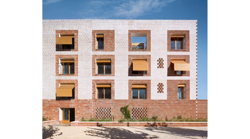 24 habitatges de protecció pública a platja d'en bossa, eivissa | Premis FAD 2023 | Architecture