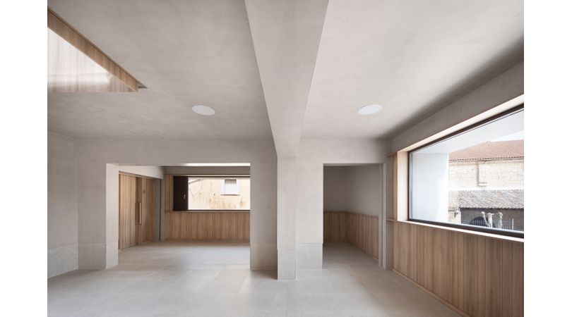 Casa de comidas en castromonte -edificio plaza - | Premis FAD 2025 | Arquitectura