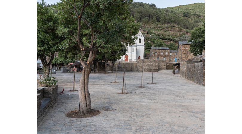 Praça e posto de turismo, piodão | Premis FAD 2024 | Ciudad y Paisaje