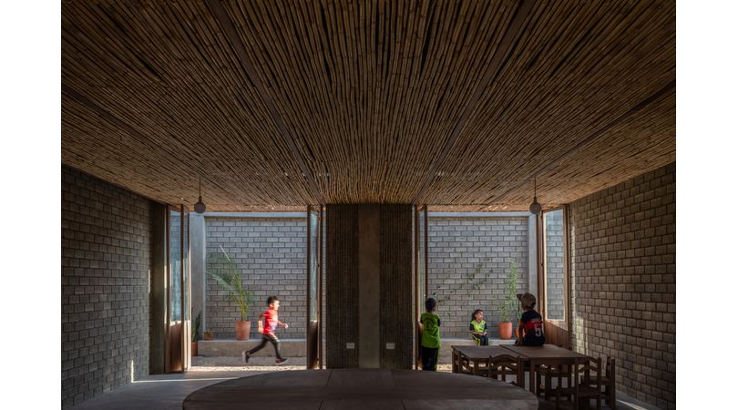 Escuela inicial 140 en la comunidad de santa cruz de villacuri "barrio chino", desierto de ica, peru | Premis FAD 2023 | International Architecture