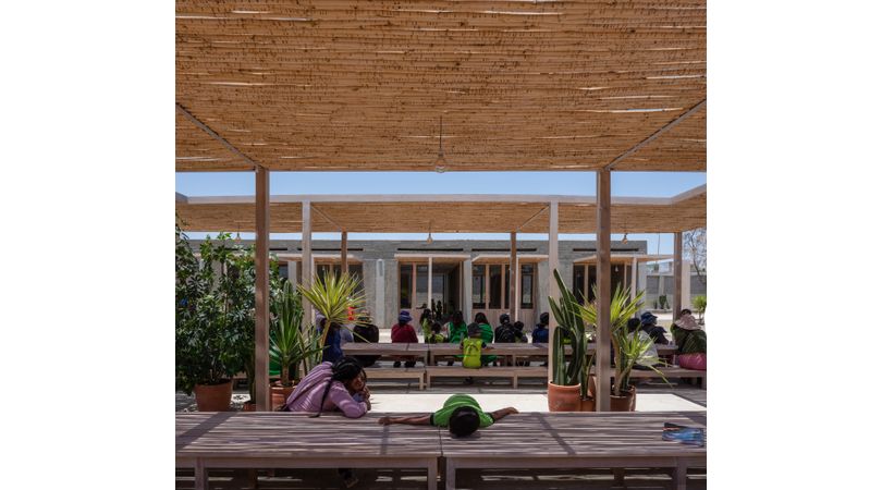 Escuela inicial 140 en la comunidad de santa cruz de villacuri "barrio chino", desierto de ica, peru | Premis FAD 2023 | International Architecture