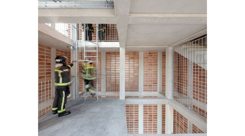 Torre de bombers a la vall d'hebron. una infraestructura oberta | Premis FAD 2024 | Arquitectura