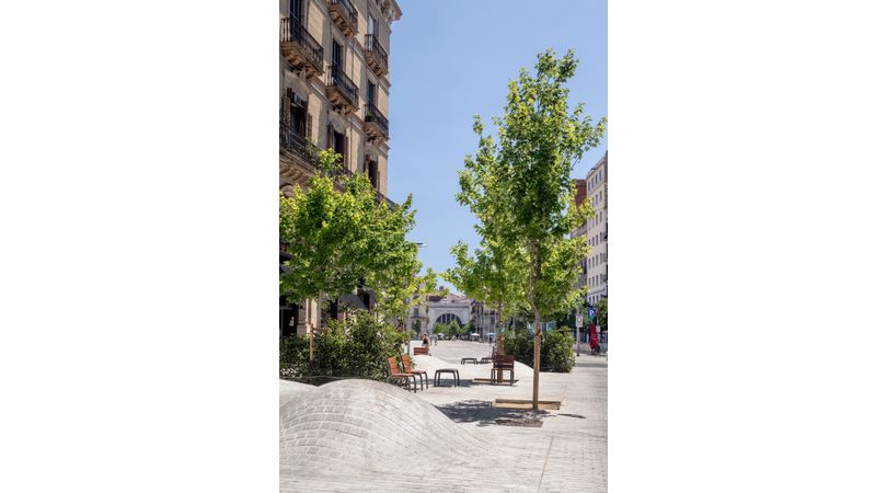 Entorns mercat del born. carrer comerç (entre estació de frança i princesa) | Premis FAD 2021 | Town and Landscape