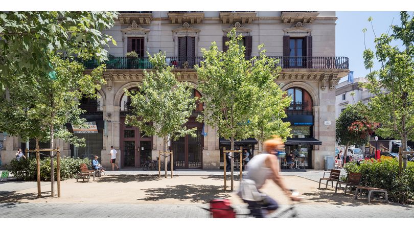 Entorns mercat del born. carrer comerç (entre estació de frança i princesa) | Premis FAD 2021 | Ciudad y Paisaje