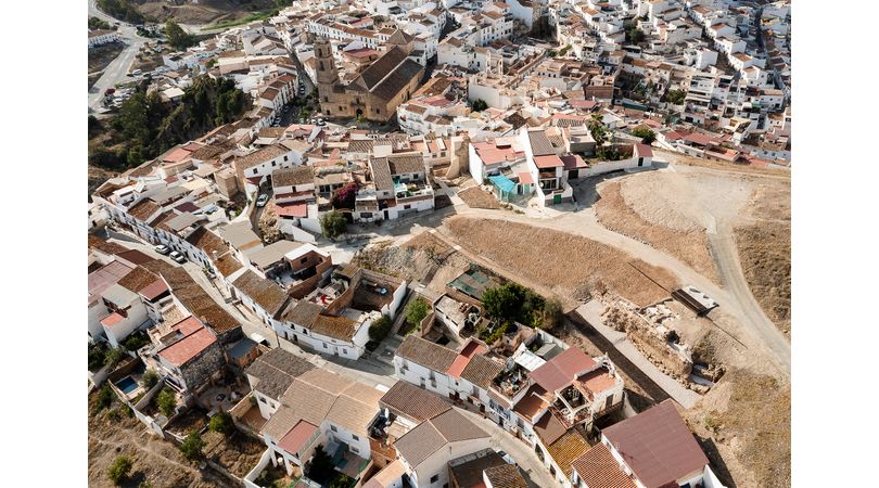 Puesta en valor del torreón y el lienzo de muralla árabes en el cerro de las torres | Premis FAD 2024 | Town and Landscape